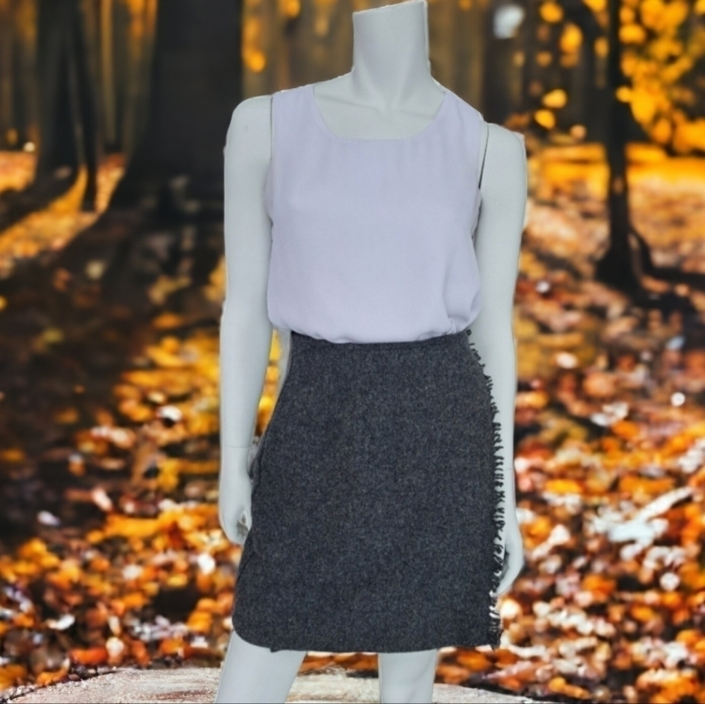 Woolrich dark grey wool mini wrap skirt with fringe edge and button closures S10
